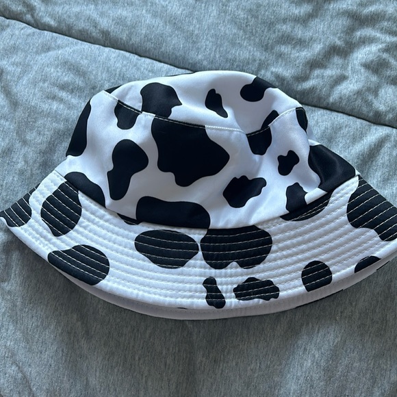 Cow Print Bucket Hat - Picture 1 of 2